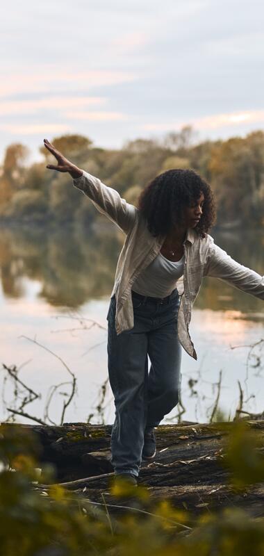 Wandern, spazieren gehen am Alten Rhein im Herbst
Baden-Württemberg, Deutschland,