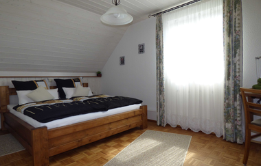 Schlafzimmer mit einem Doppelbett | © Neckar-Zaber-Tourismus e.V.