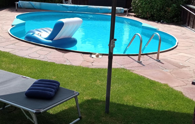Swimming Pool mit Luftmatratze | © Dörr