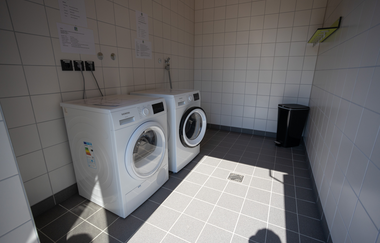 Waschmaschine und Trockner auf dem Stellplatz | © BTMV GmbH