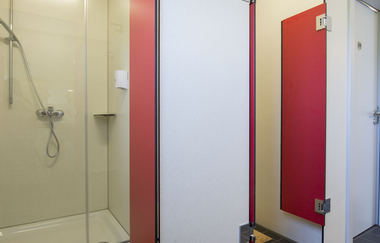 Sanitärbereich für Wohnmobil & Schlaffässer | Weingut Müller | Nordheim | HeilbronnerLand | © Weinstube im Weingut Müller | Nordheim | HeilbronnerLand