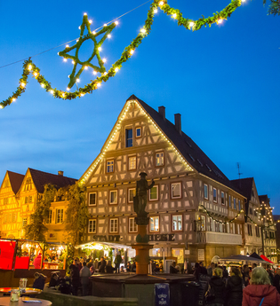 Besigheim Weihnachtsmarkt in der Fachwerk-Kulisse | © Stadtverwaltung Besigheim