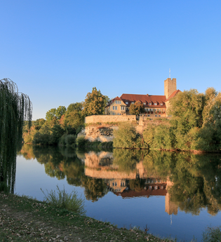 Grafenburg mit Burgmuseum auf der Neckarinsel | Lauffen am Neckar | HeilbronnerLand | © Stadtverwaltung Lauffen a.N.