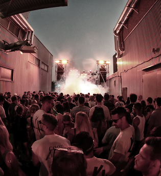 Feiernde Menge beim Electric Horizon Festival 2025 | © BASEMENT UG