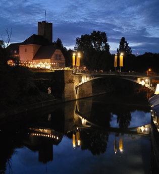 Wein auf der Insel | Weinfest Lauffen am Neckar | HeilbronnerLand | © Stadt Lauffen am Neckar