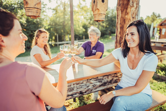 Weinausschank am Mönchsbergsee | HeilbronnerLand | © Touristikgemeinschaft HeilbronnerLand