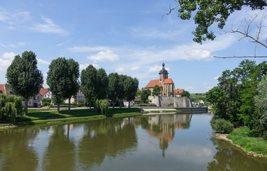 Blick auf die Regiswindiskirche | Lauffen am Neckar | HeilbronnerLand | © Stadt Lauffen am Neckar