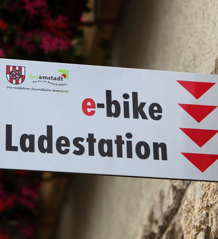 Akkuladestation - Gasthaus "Sonne" | © Tourismusverband "Liebliches Taubertal"/ Peter Frischmuth