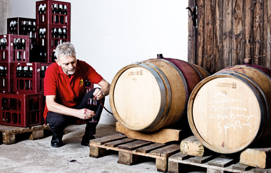 Arbeit an den Weinfässern | Weingut Holzwarth mit Besenwirtschaft Spundloch | Brackenheim | © Neckar-Zaber-Tourismus e.V.