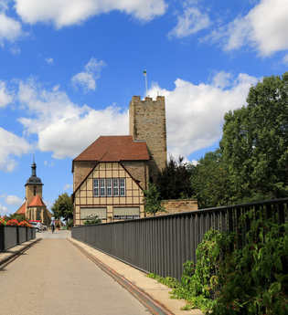 Grafenburg mit Burgmuseum auf der Neckarinsel Lauffen a.N. | HeilbronnerLand | © Stadtverwaltung Lauffen a.N.