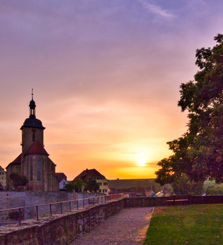 Blick vom Burghof über den Neckar | Lauffen am Neckar | HeilbronnerLand | © Stadtverwaltung Lauffen am Neckar