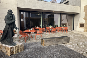 Terrasse des Hofcafés am Hölderlinhaus Lauffen | © Hölderlinhaus Lauffen am Neckar | Stadt Lauffen am Neckar