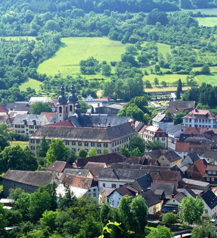 Kloster Gerlachsheim mit Garten | © Liebliches Taubertal