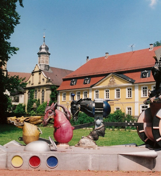 Kunstwerk  Prof. Goertz im Schlosspark Eichtersheim | © Gemeinde Angelbachtal