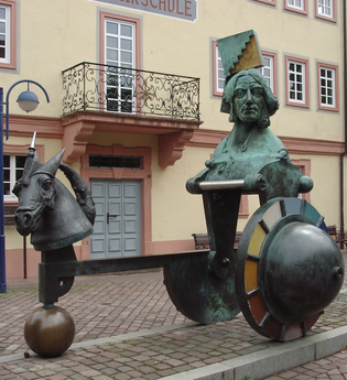 Marktplatz Mingolsheim mit altem Rathaus