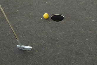 Minigolf auf der Neckarwiese in Ladenburg | © Landratsamt Rhein-Neckar-Kreis