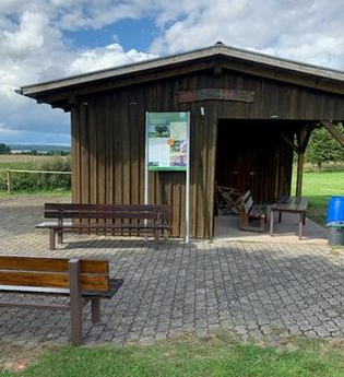 Ort des Glücks - AUSSICHTSPUNKT VORBÜSCHEL-ALM | © Liebliches Taubertal