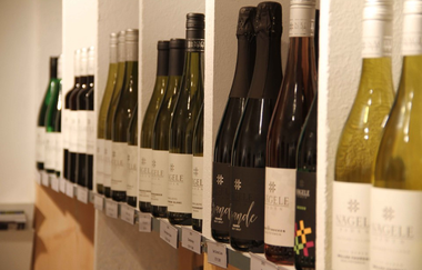 Weinregal | © Tobias Nägele