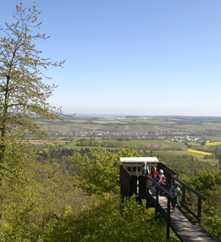 Aussichtsplattform Weißer Steinbruch in Pfaffenhofen | © Gemeinde Pfaffenhofen