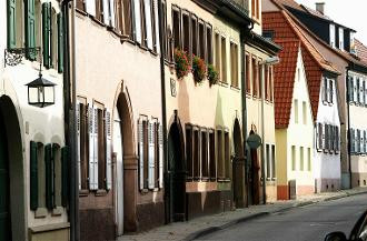 Führung durch die Obervorstadt von Bruchsal mit Stadtführerin Klara Langer