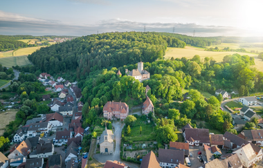 Luftaufnahme von der Burg Neidenstein | © Sinsheimer Erlebnisregion