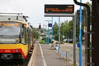 S-Bahn Linie S31 im Bahnhof